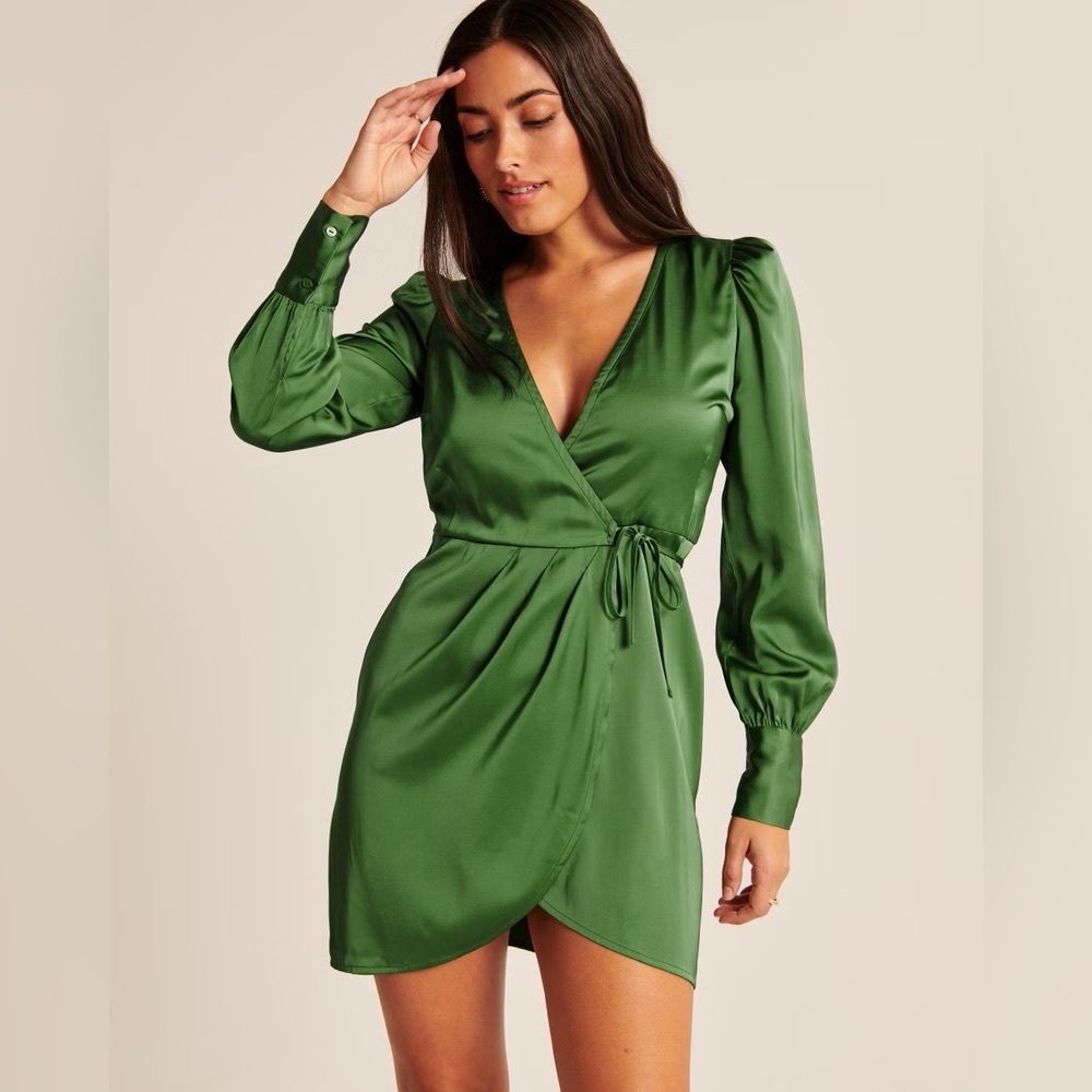 NWOT Abercrombie & Fitch satin Kelly green pleated midi wrap cocktail dress